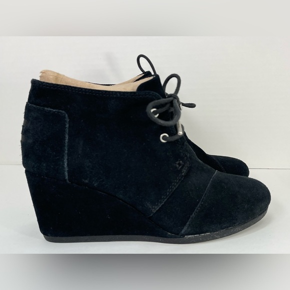 Tom’s Women’s Desert Wedge Suede Ankle Boot Size 8 Black - Picture 6 of 10